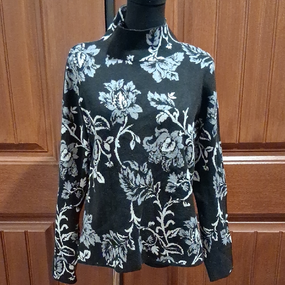 Appleseeds Floral Black Sweater. Size PM